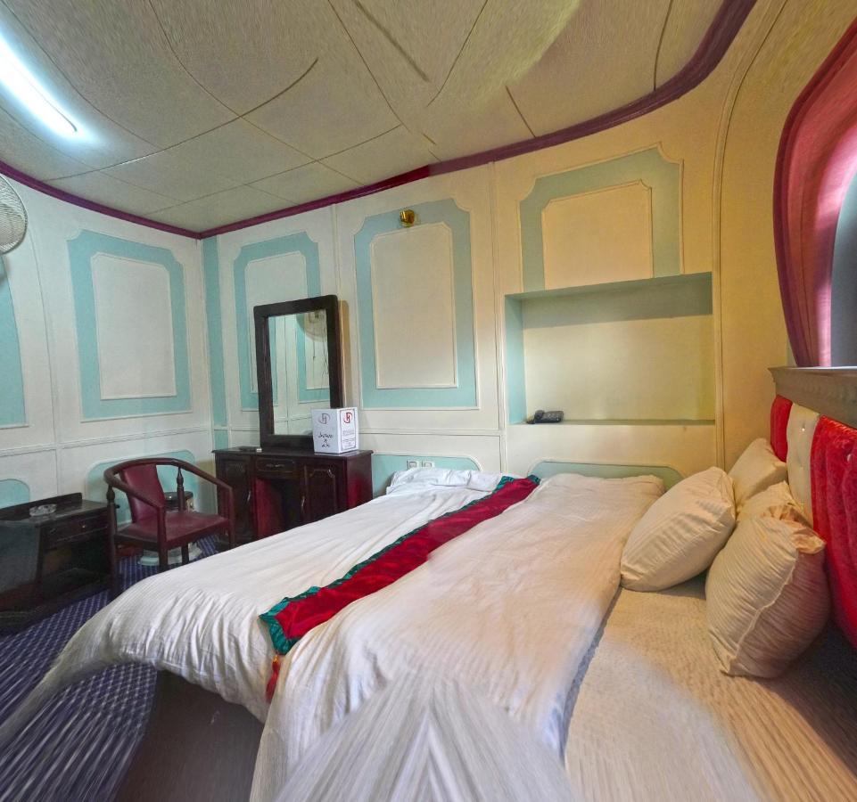 Hotel Dewanekhas Скарду Екстериор снимка