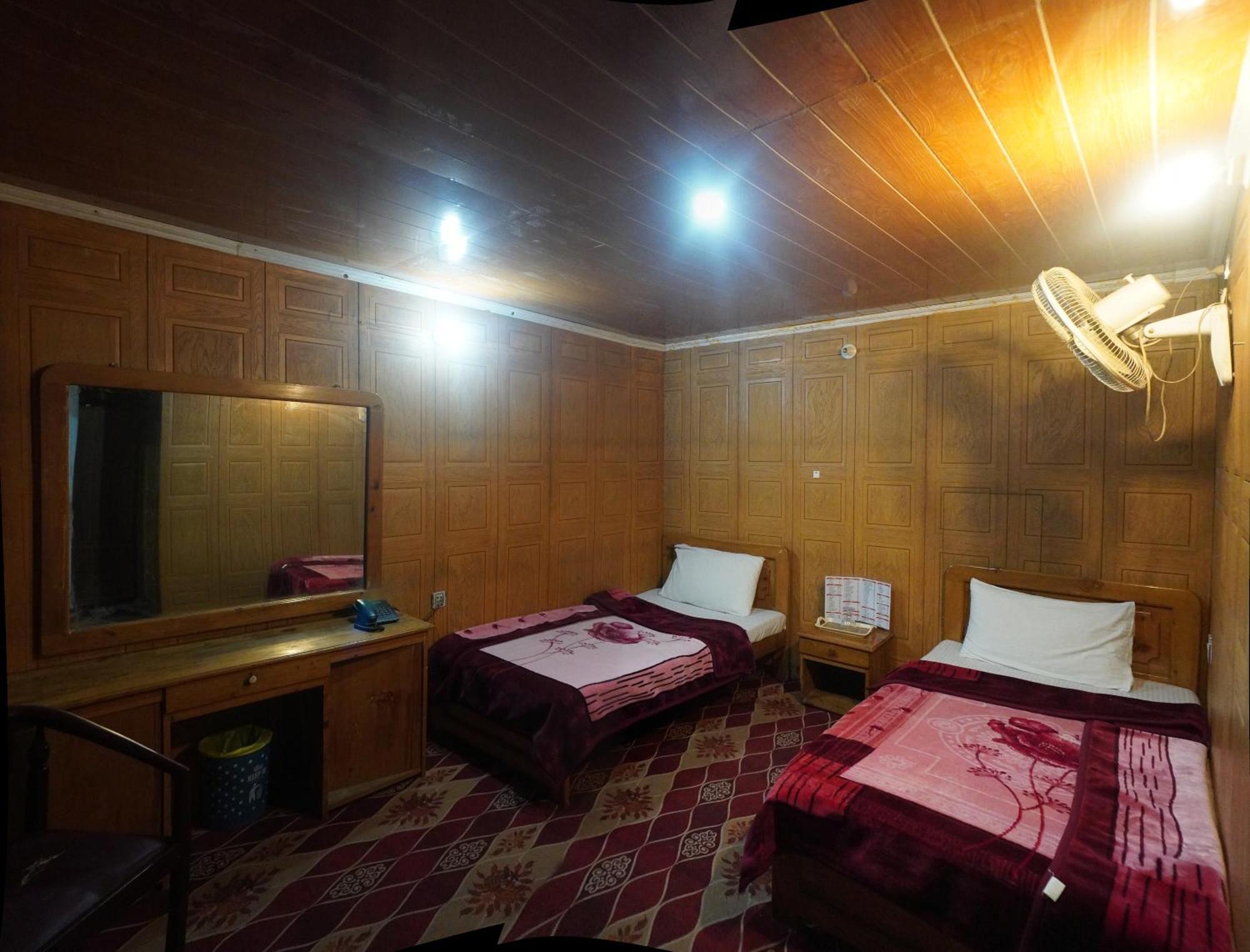 Hotel Dewanekhas Скарду Екстериор снимка
