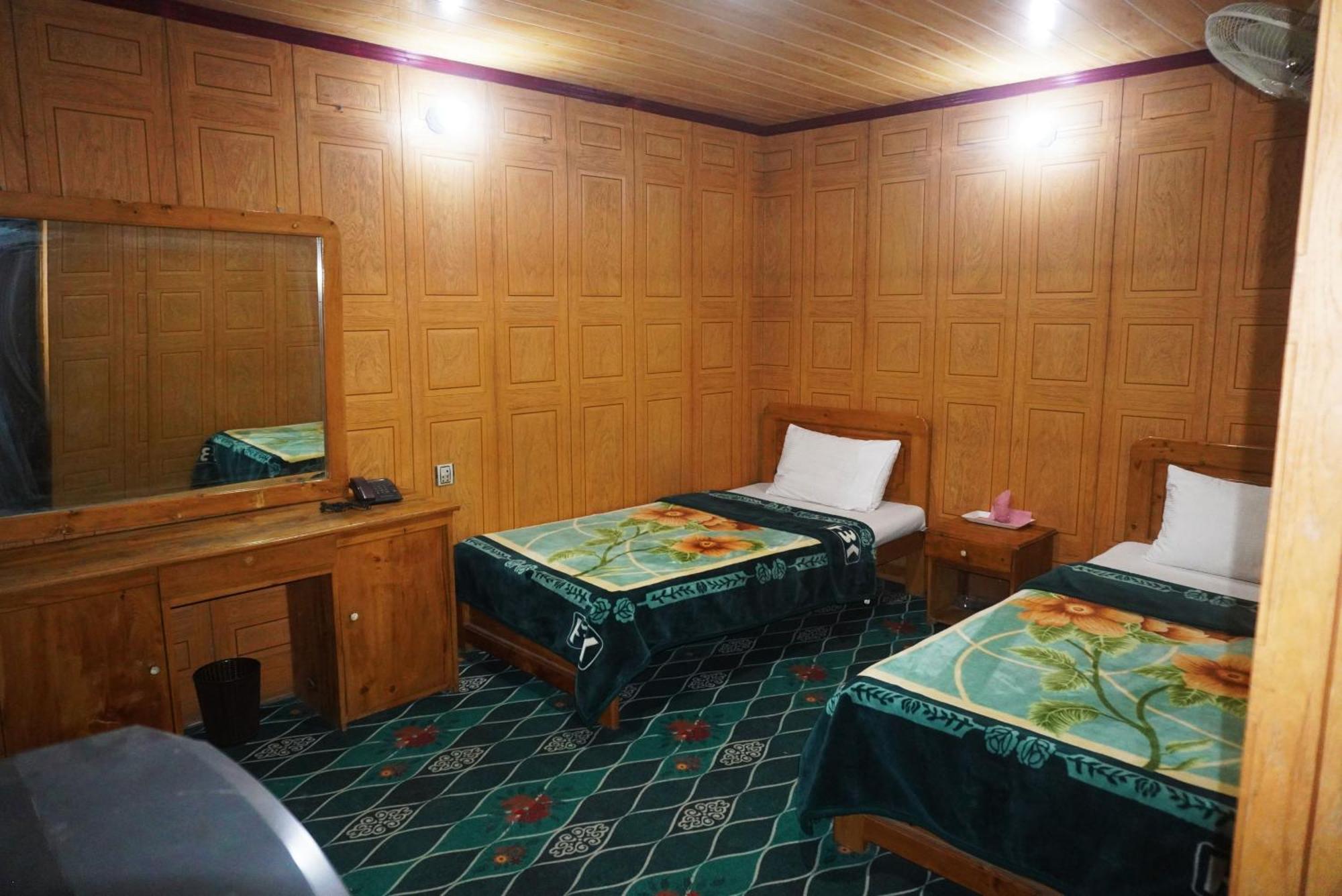 Hotel Dewanekhas Скарду Екстериор снимка