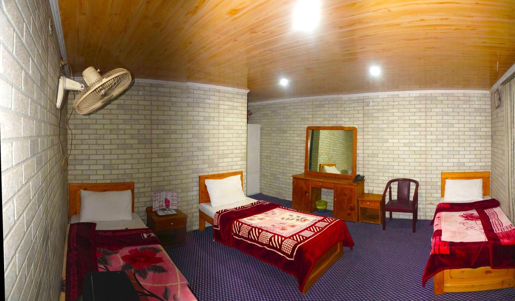 Hotel Dewanekhas Скарду Екстериор снимка
