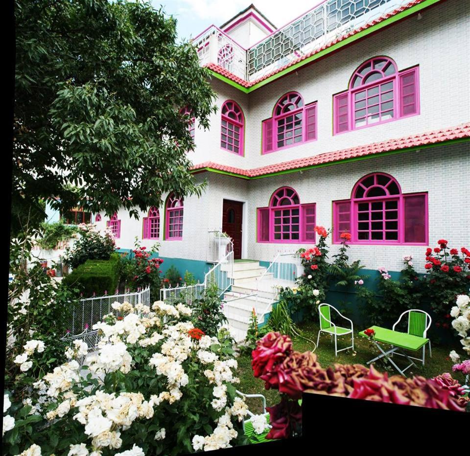 Hotel Dewanekhas Скарду Екстериор снимка