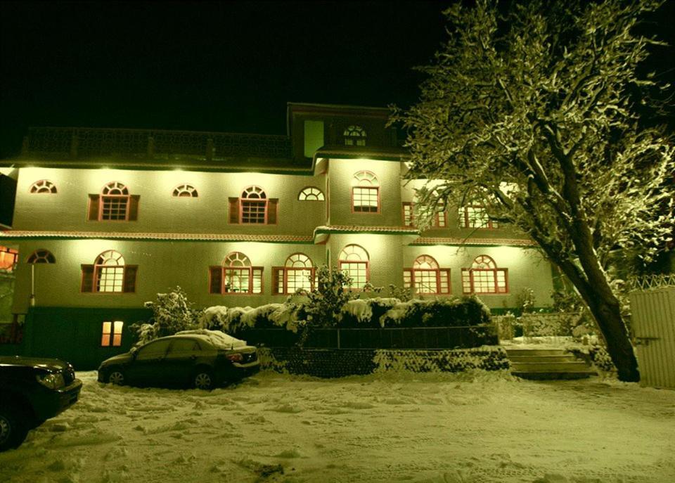 Hotel Dewanekhas Скарду Екстериор снимка