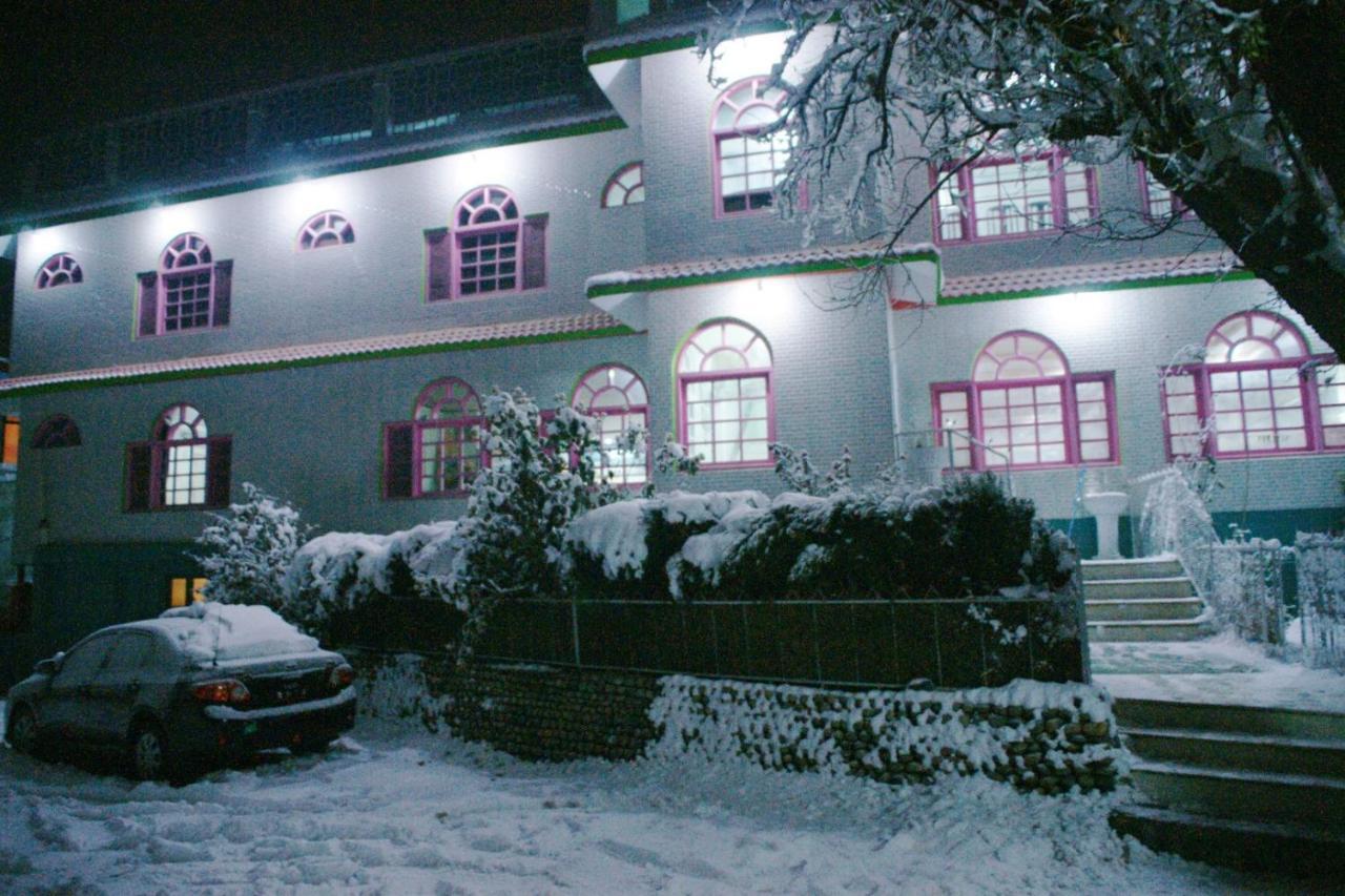 Hotel Dewanekhas Скарду Екстериор снимка